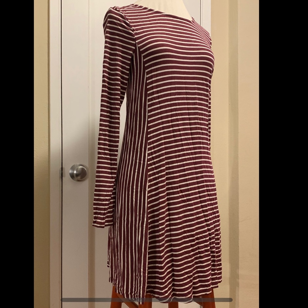 Slimming Burgundy & Off white Jersey Swing Dress